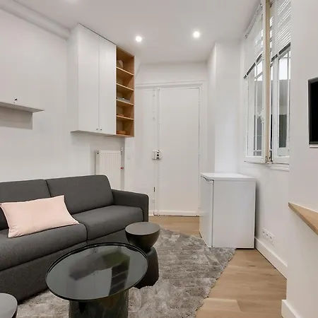 Urbanflat 165 - Boetie - Champs Elysees Paris