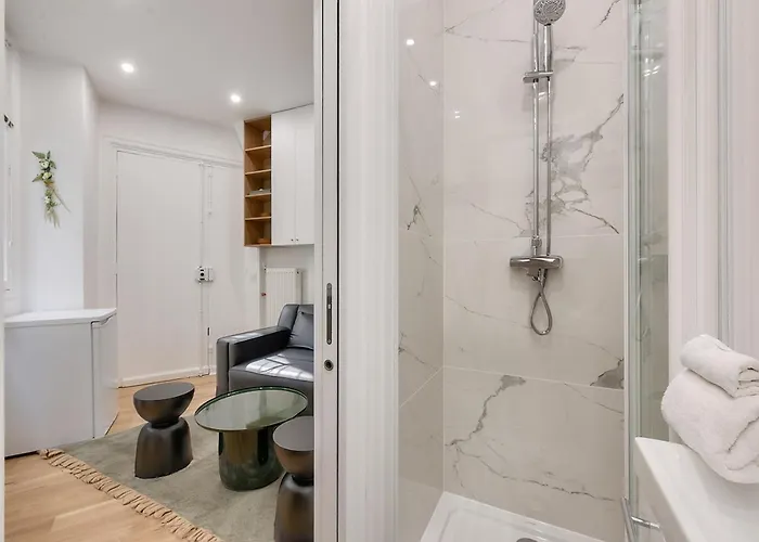 Urbanflat 165 - Boetie - Champs Elysees Апартаменты Париж