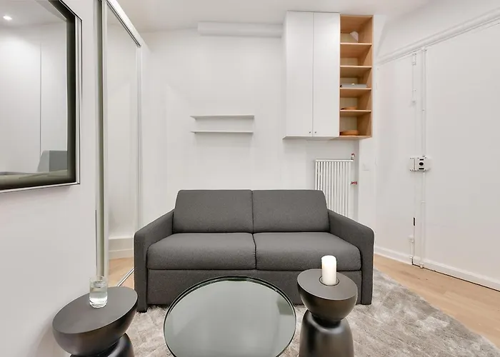 Апартаменты Urbanflat 165 - Boetie - Champs Elysees Париж